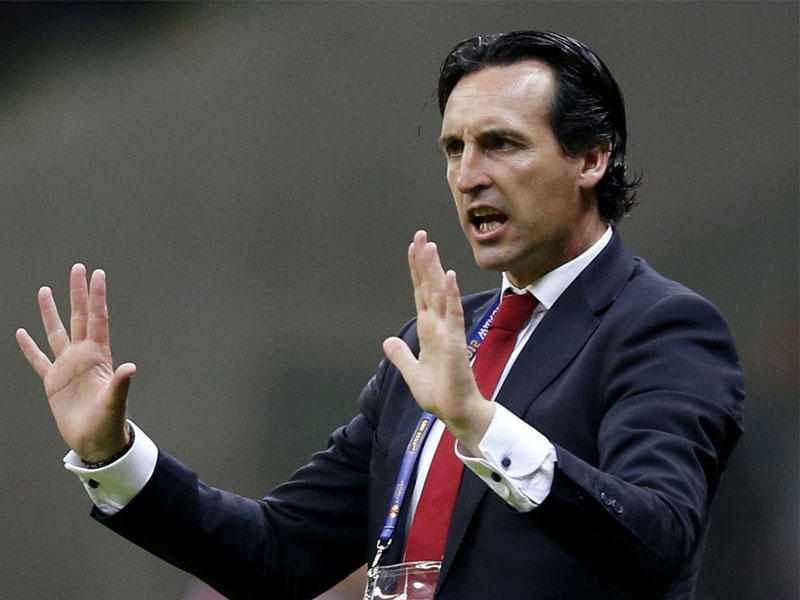  مدرب باريس سان جرمان الفرنسي  أوناي إيمري