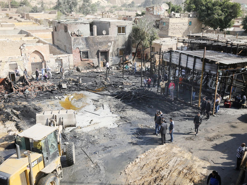 قوات الأمن المصرية تسيطر على حريق اندلع في منطقة السيدة عائشة بالقاهرة أمس