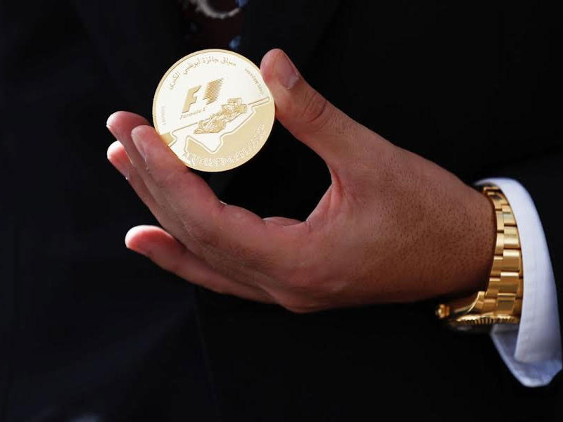 القطعة النقدية الذهبية