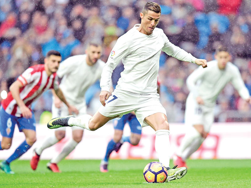 لحظة تسجيل رونالدو ركلة الجزاء