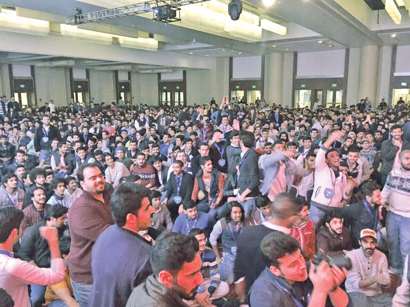 جانب من فرحة قائمة المستقبل الطلابي بالفوز