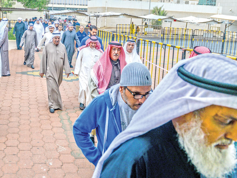 مشاركة كبيرة والغلبة لكبار السن