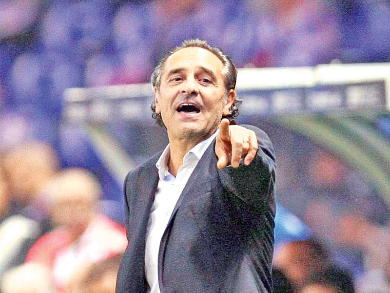 تشيزاري برانديلي مدرب فريق فالنسيا 