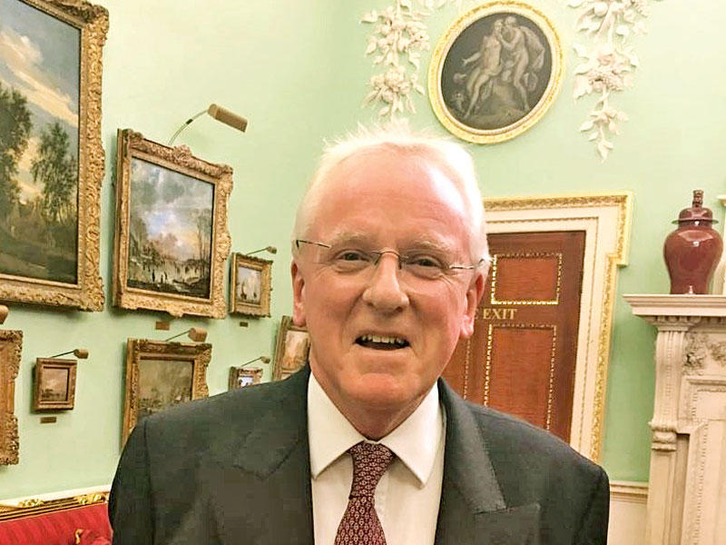 عمدة الحي المالي للندن لورد أندرو بارملي 