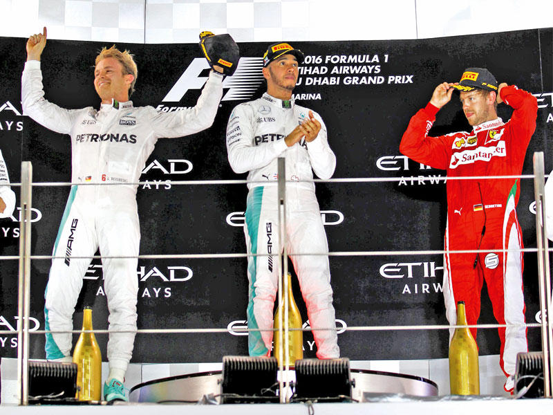 جانب من تتويج روزبرغ بلقب جائزة ابوظبي