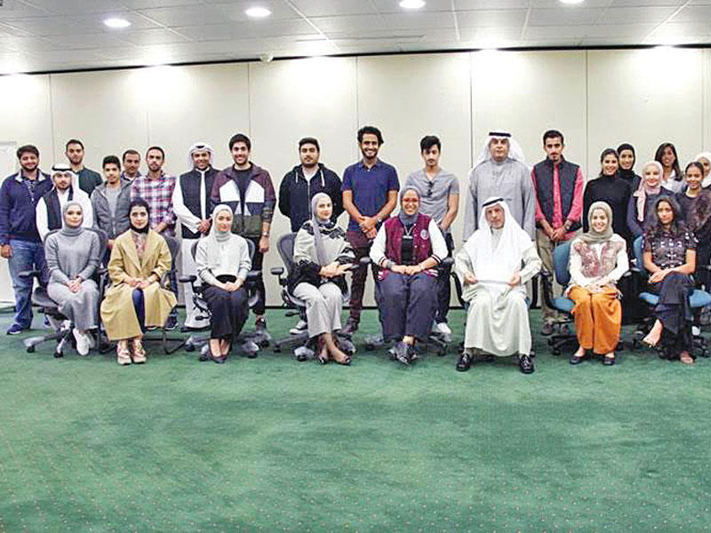 المشاركون في لقاء منتسبي برنامج تدريب المهندسين