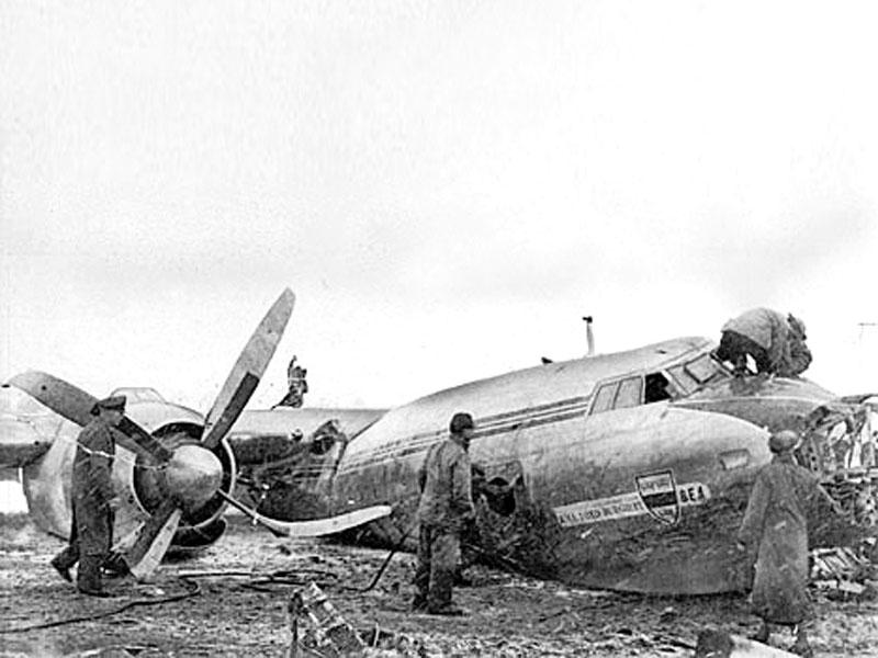 الطائرة المنكوبة التي كانت تقل لاعبي مانشستر يونايتد عام 1958