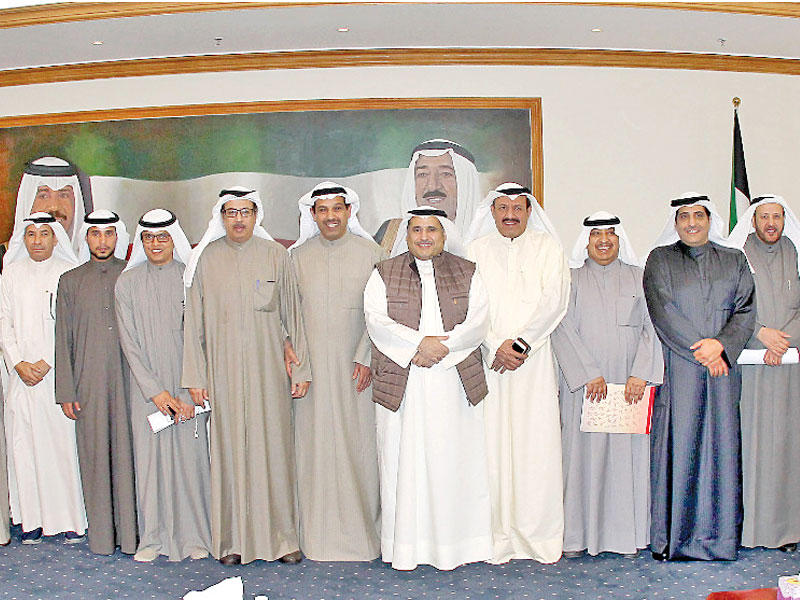 فليطح يتوسط رؤساء وممثلي الأندية الشاملة