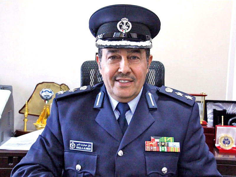  مدير ادارة العلاقات العامة والإعلام بالإدارة العامة للإطفاء العقيد خليل الامير