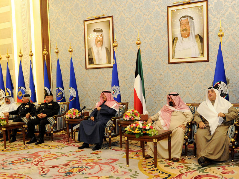 الخالد متوسطاً القيادات الأمنية في حفل إفطار «الداخلية» أمس