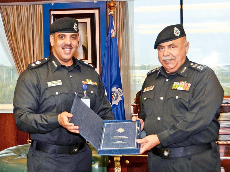 وكيل وزارة الداخلية الفريق سليمان الفهد مستقبلا المقدم الحبيلn