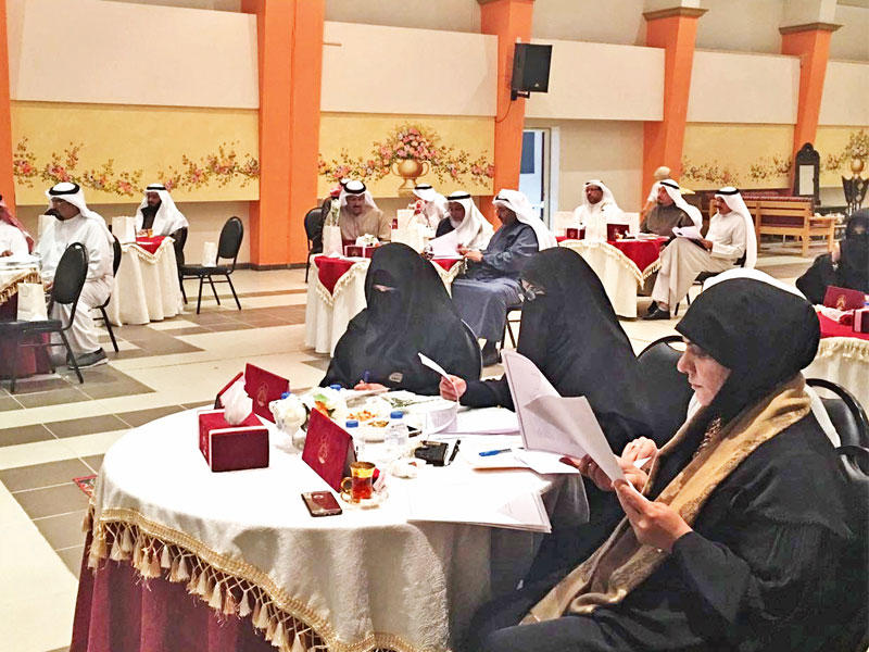 مديرو ومديرات الفروانية التعليمية خلال الاجتماع