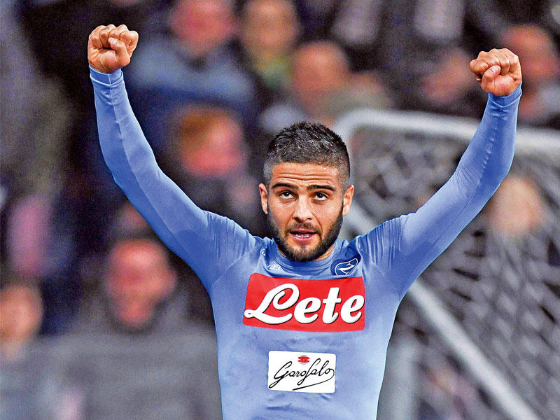 انسيني نجم نابولي