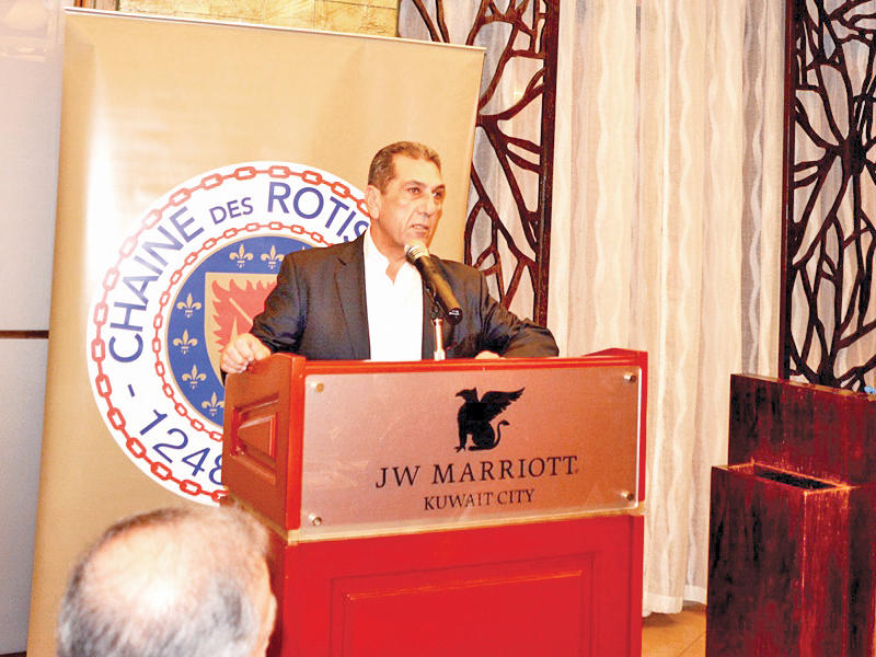 جورج عون ملقياً كلمته