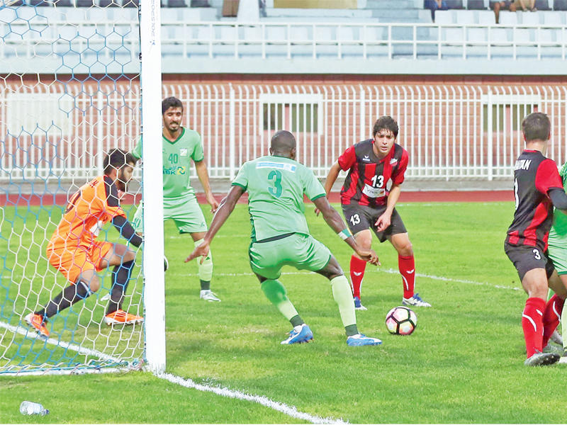 هجمة عرباوية على مرمى خيطان (تصوير جورج ريجي)