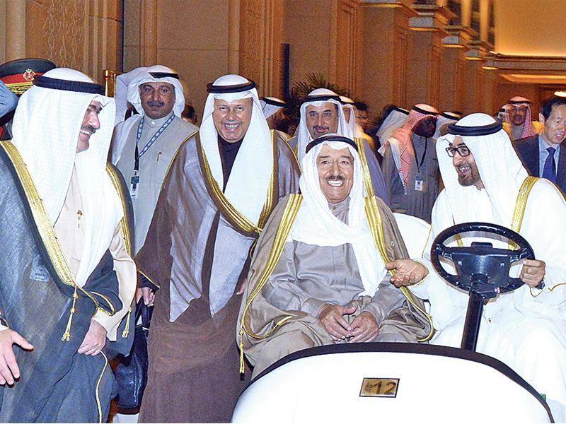 الأمير ومحمد بن زايد ولي عهد أبوظبي