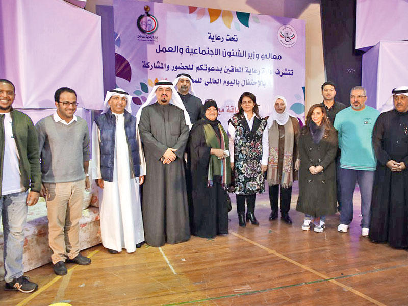 د. شفيقة العوضي متوسطة فريق «زين» أثناء الحفل