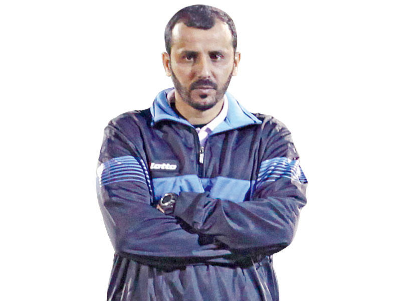 مدرب فريق السالمية لكرة القدم محمد دهيليس