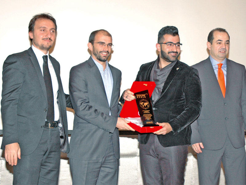 أيدوغان يكرم مهدي باقرn