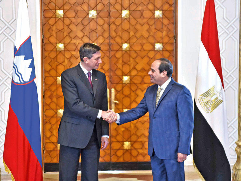 السيسي خلال استقباله بوروت باهور رئيس جمهورية سلوفينيا في القاهرة أمس