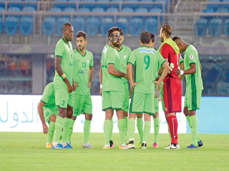 لاعبو العربي في منافسات الدوري