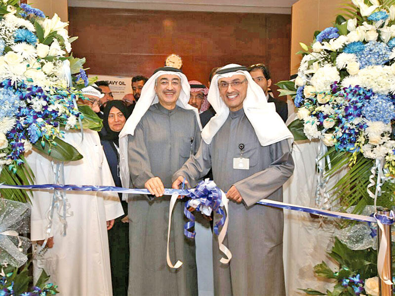 جمال جعفر وبدر الشراد خلال افتتاح المؤتمر