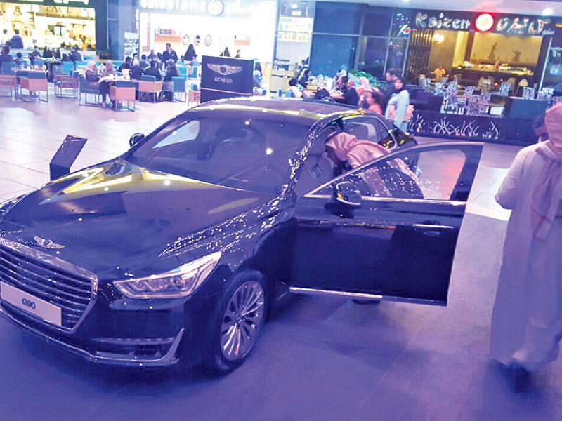 «جينيسيس G90» تضيء الأفنيوز