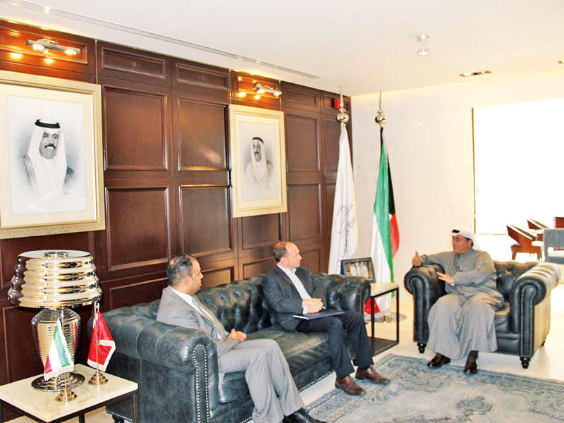 المضف خلال استقباله المدير العام للبنك الدولي في البلاد