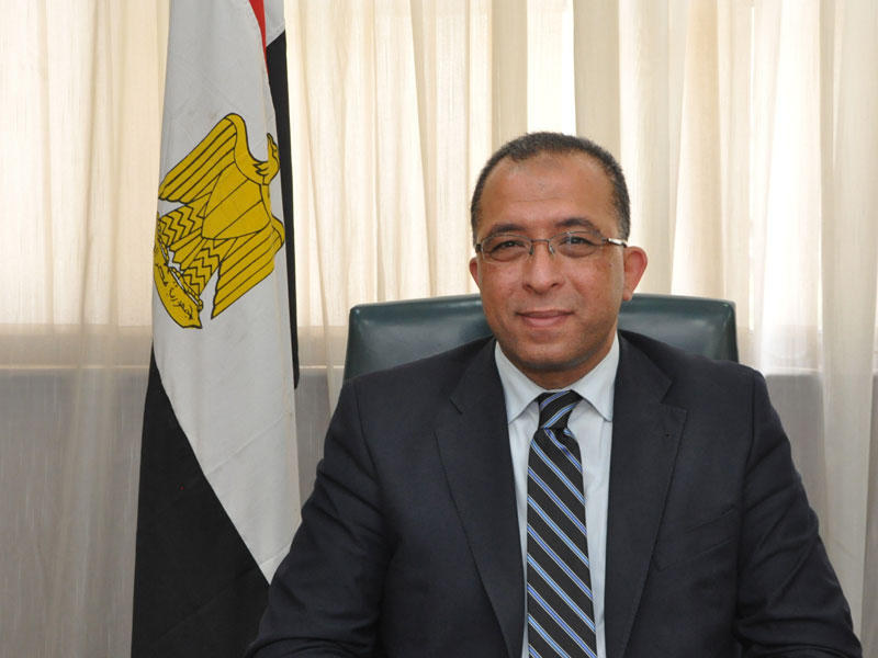  وزير التخطيط والمتابعة الإدارية أشرف العربي