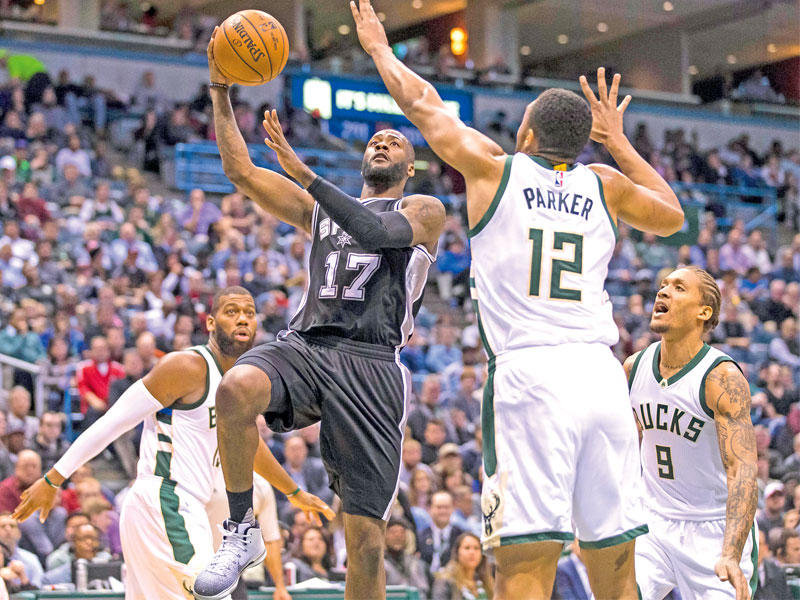 جانب من مباراة سبيرز وباكس