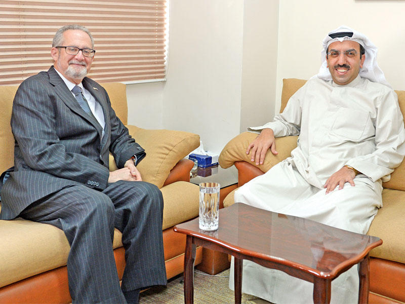 رئيس التحرير مستقبلاً السفير الأميركي