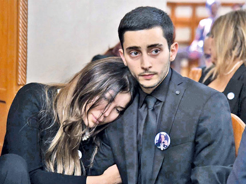 ملحم جونيور ووالدته