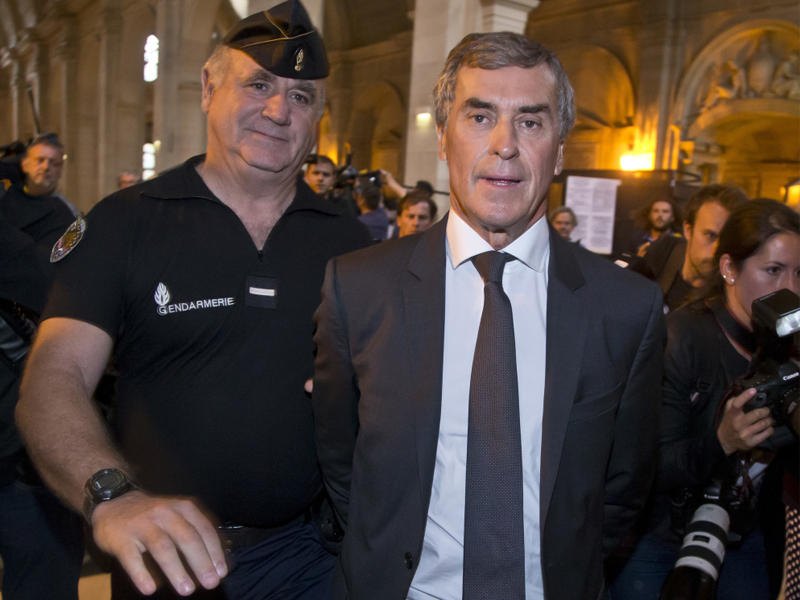 لحظة اعتقال وزير الميزانية الفرنسي السابق جيروم كاهوزاك