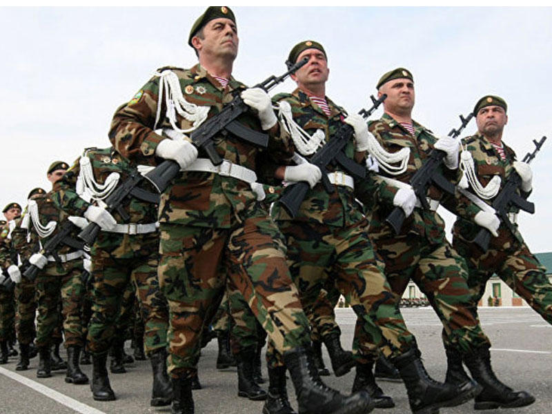 أرشيفية عناصر من الجيش الشيشاني في استعراض عسكري