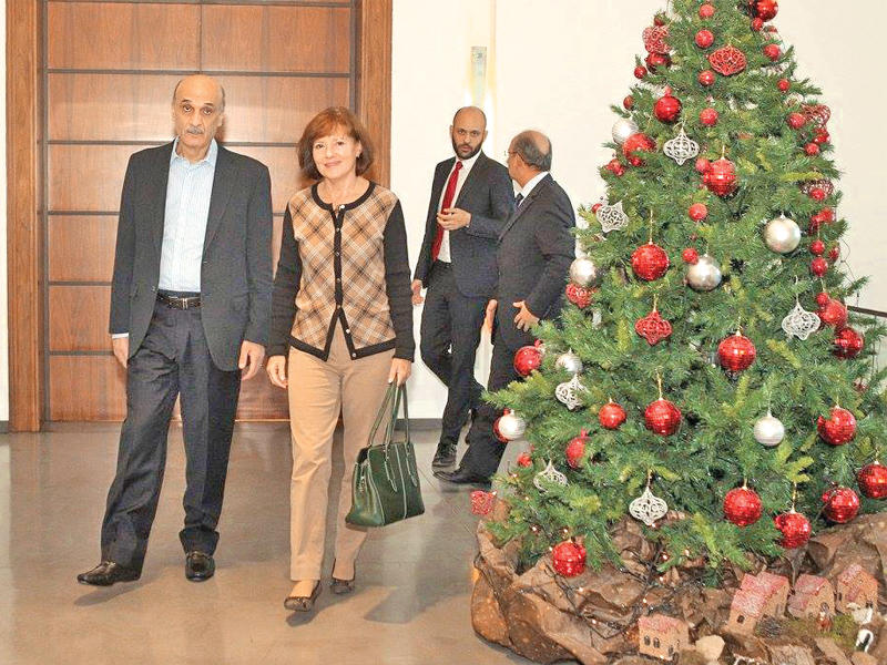 جعجع والسفيرة الأميركية إليزابيث ريتشارد في معراب أمس