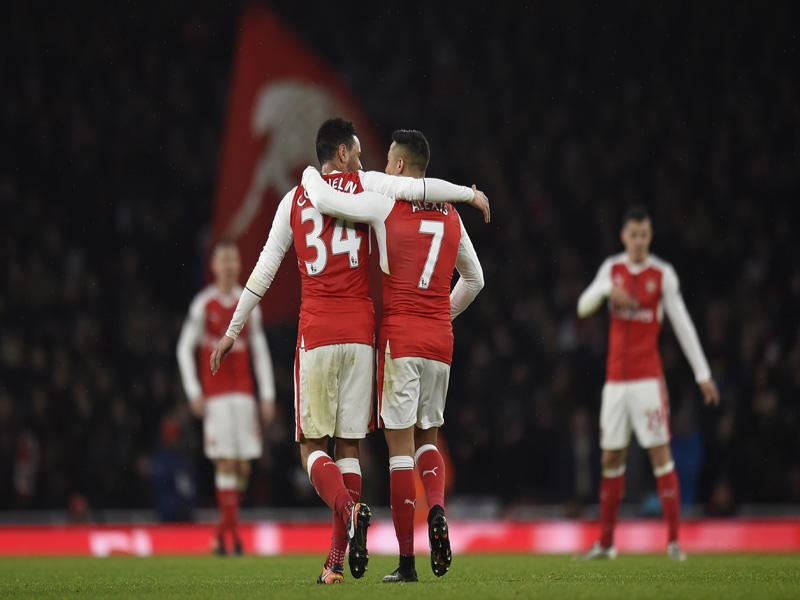 احتفال لاعبي أرسنال بهدف والكوت الأول