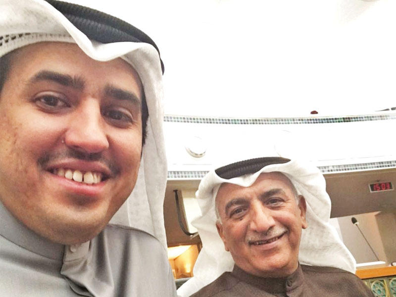 الدوسري والمويزري خلال الجلسة