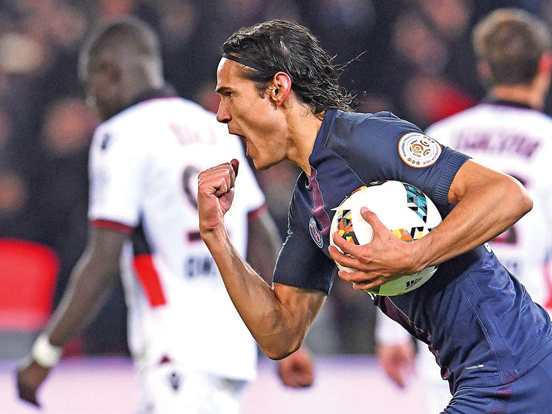 كافاني نجم باريس سان جرمان