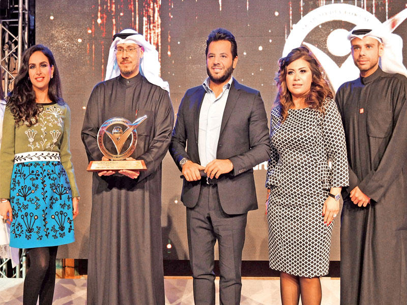 فريق Ooredoo يتسلم جائزة الإبداع في العلاقات العامة