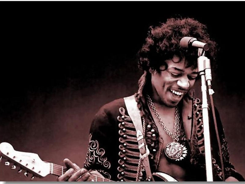 مغني الروك الأميركي جيمي هندريكس