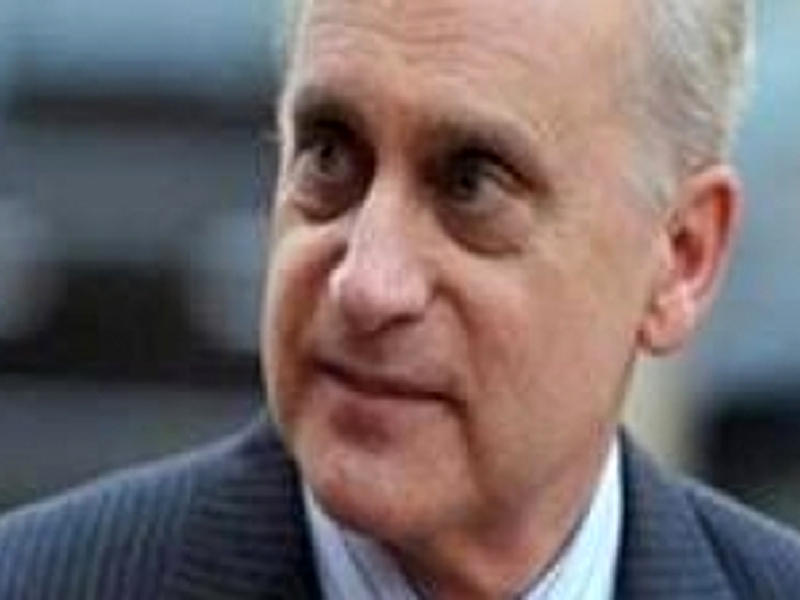 الكاتب المصري عادل عصمت