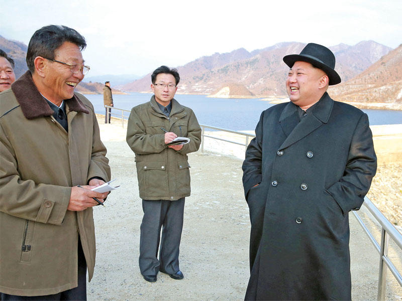  مسؤولون أميركيون ويابانيون وكوريون جنوبيون أمس