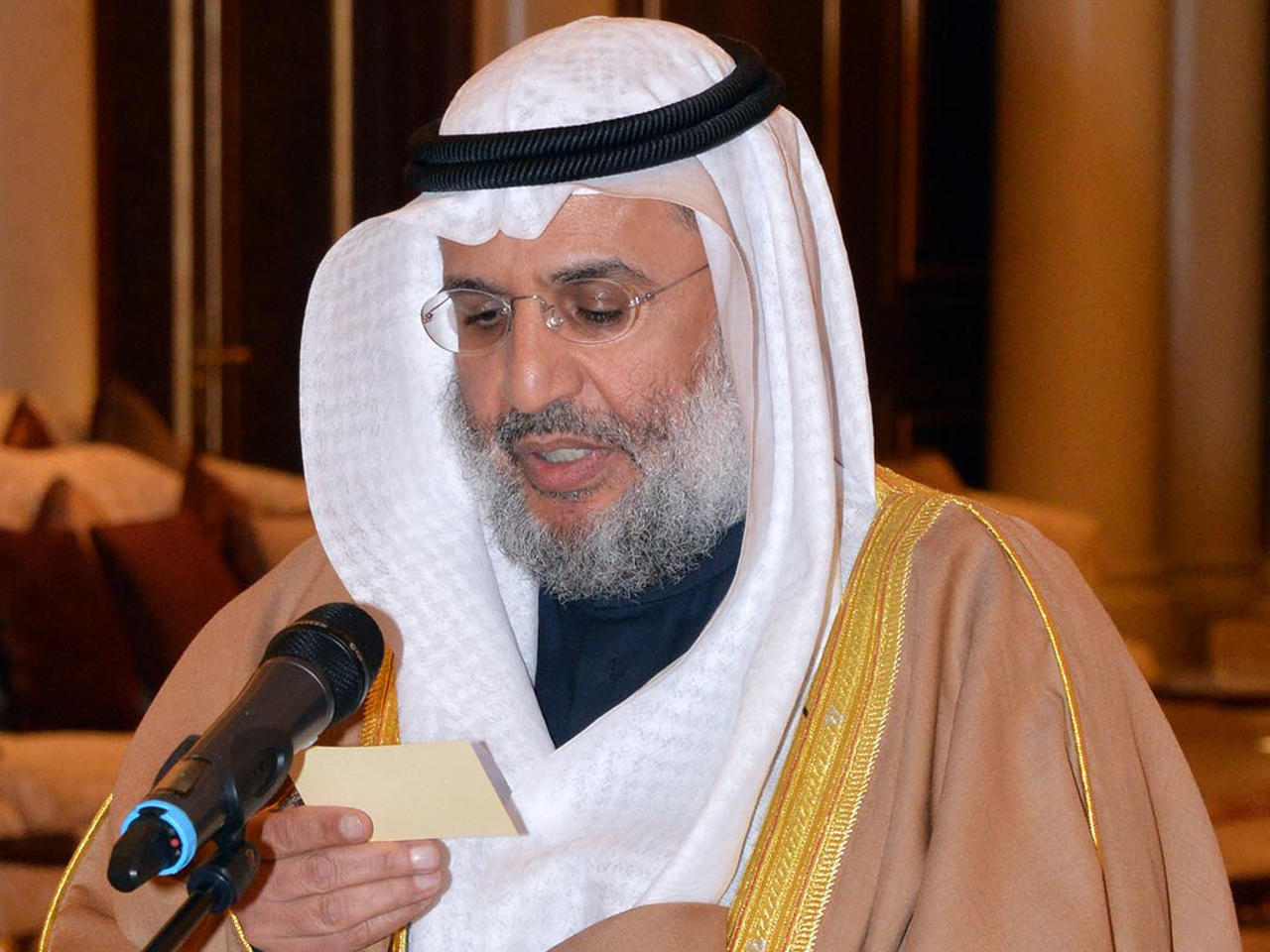 وزير الأشغال العامة د. عبدالرحمن المطوع