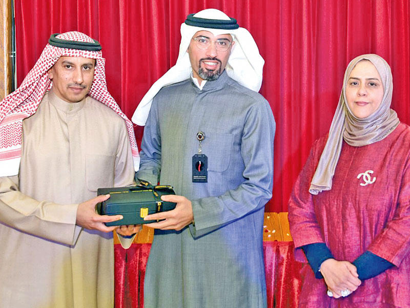 تكريم جمال السنعوسي