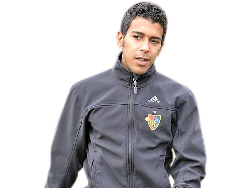  أحمد حمودي لاعب فريق الباطن السعودي