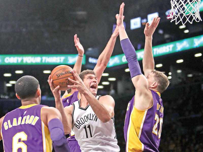 جانب من مباراة ليكرز ونيتس