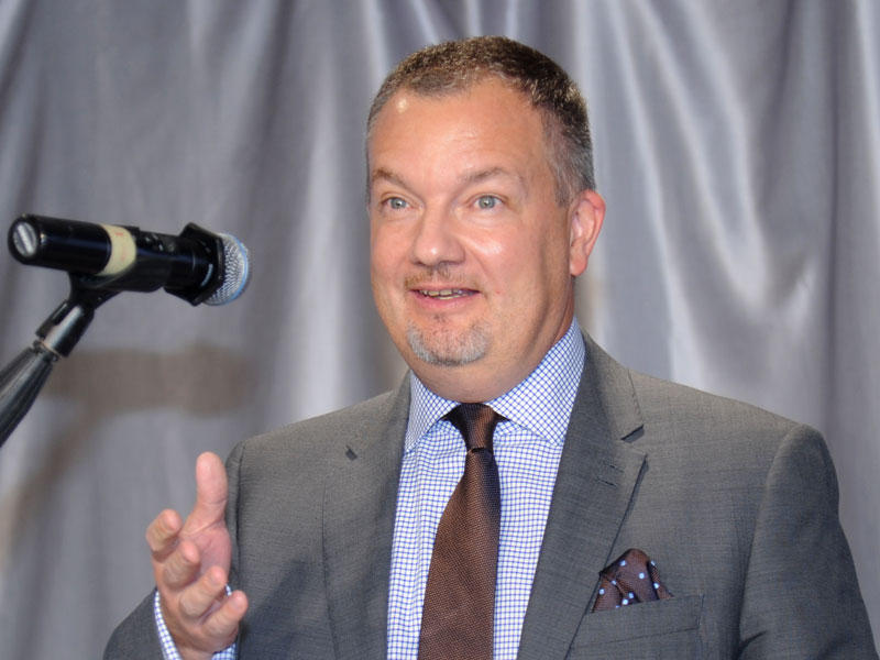 السفير البريطاني ماثيو لودج