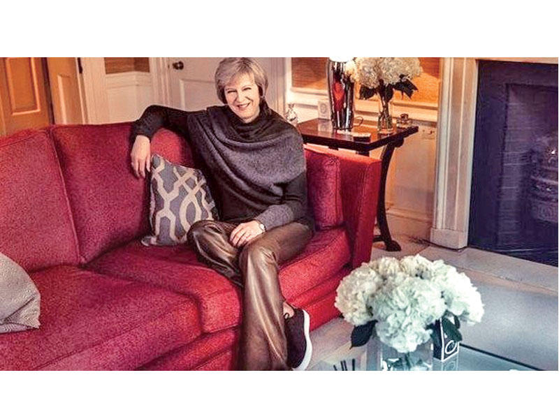  رئيسة الوزراء تيريزا ماي