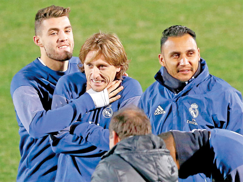 مودريتش وكوفاسيتش ونافاس في تدريبات الريال 