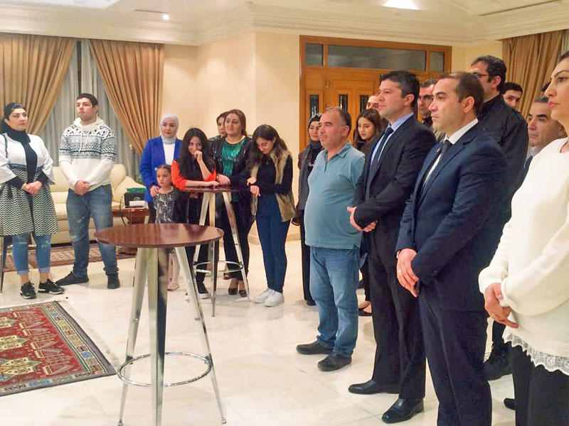 الجالية الأذرية تحيي الاحتفال في مقر السفارة